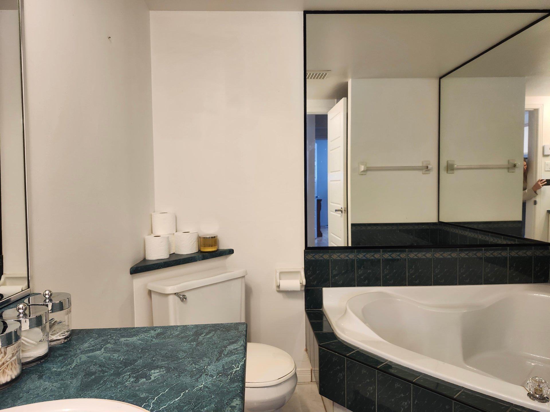 









2355


Rue Henri-Cyr

, 102,
Longueuil (Saint-Hubert),




QC
J3Y8J3

