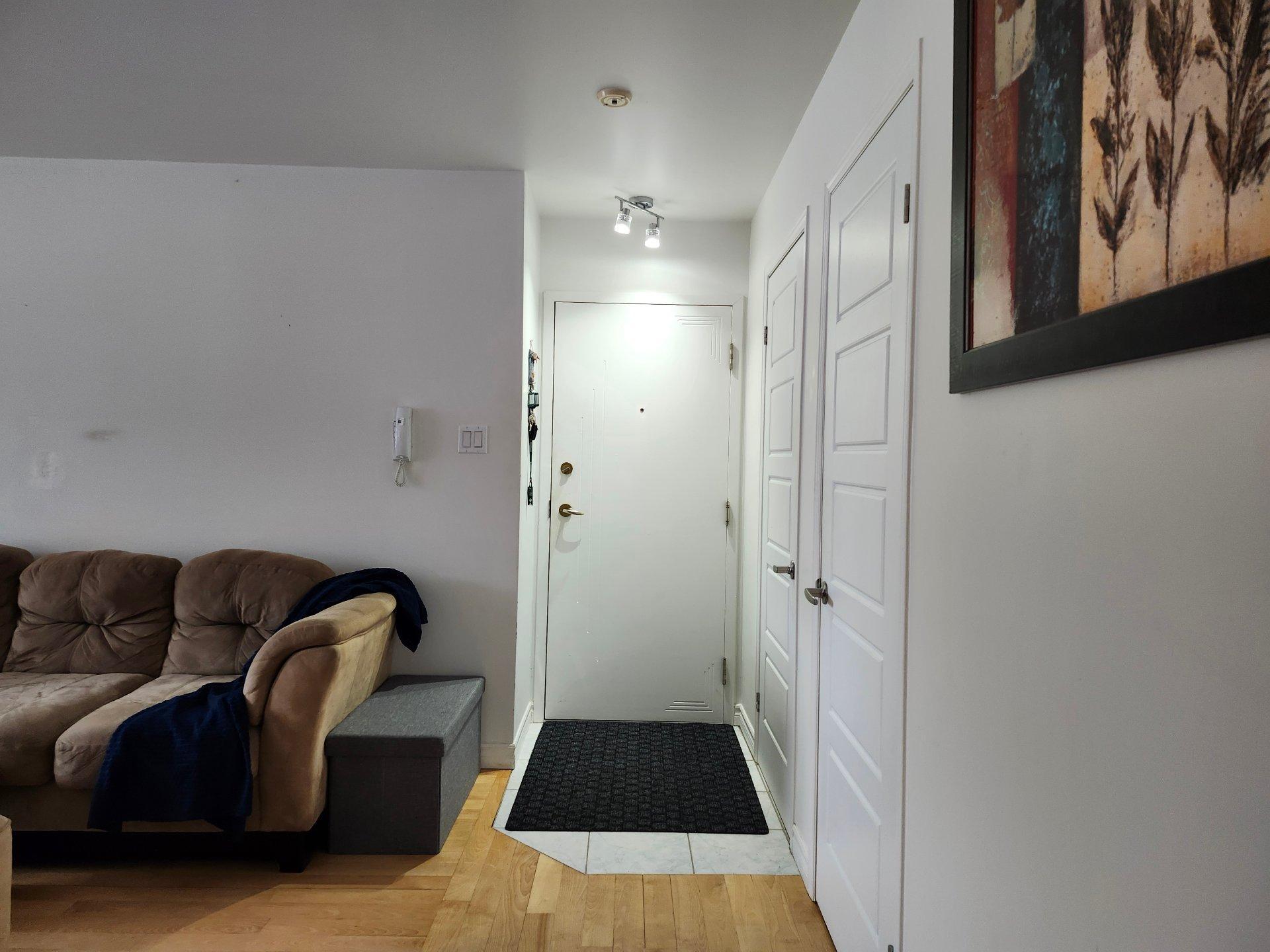 









2355


Rue Henri-Cyr

, 102,
Longueuil (Saint-Hubert),




QC
J3Y8J3

