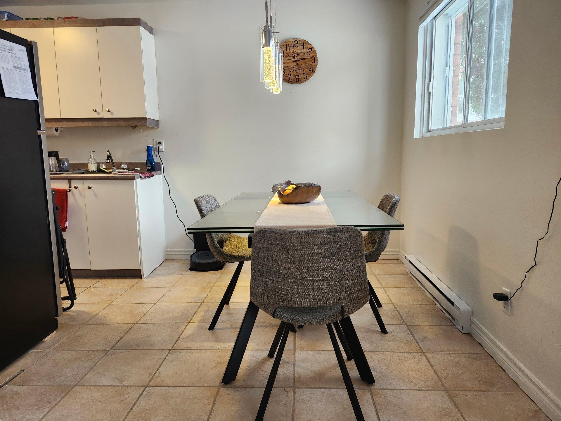 









2355


Rue Henri-Cyr

, 102,
Longueuil (Saint-Hubert),




QC
J3Y8J3

