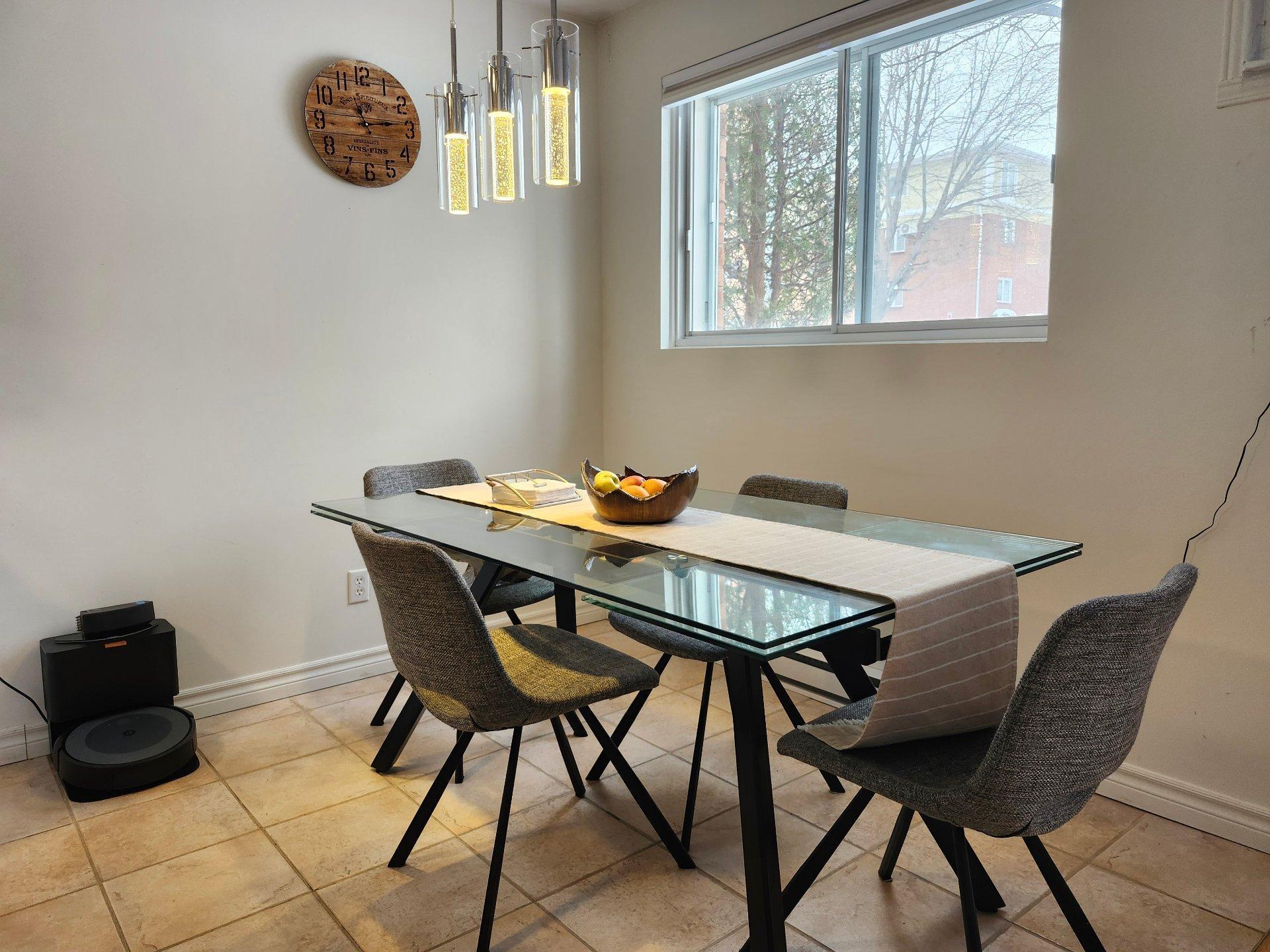 









2355


Rue Henri-Cyr

, 102,
Longueuil (Saint-Hubert),




QC
J3Y8J3

