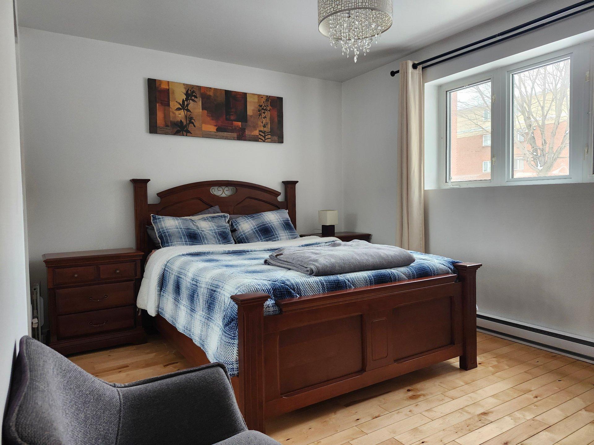 









2355


Rue Henri-Cyr

, 102,
Longueuil (Saint-Hubert),




QC
J3Y8J3

