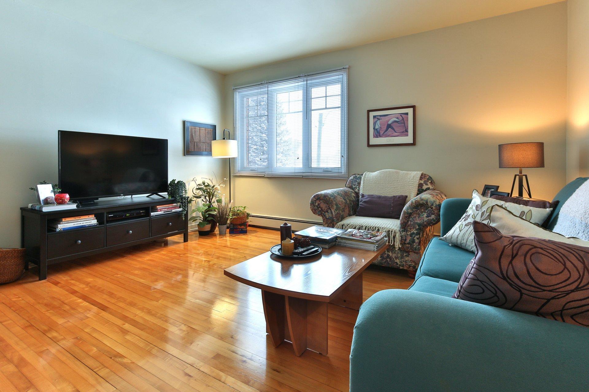 









196


Rue Cardinal

,
Saint-Jean-sur-Richelieu,




QC
J3B4A6

