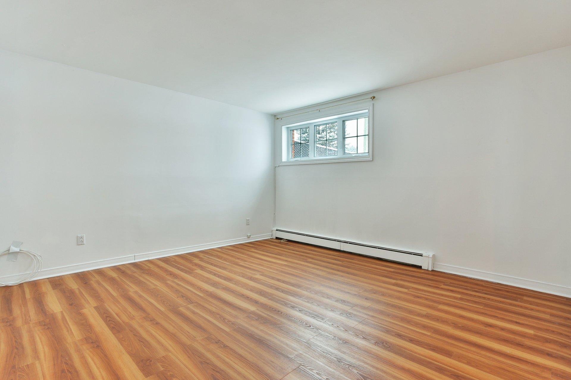 









196


Rue Cardinal

,
Saint-Jean-sur-Richelieu,




QC
J3B4A6

