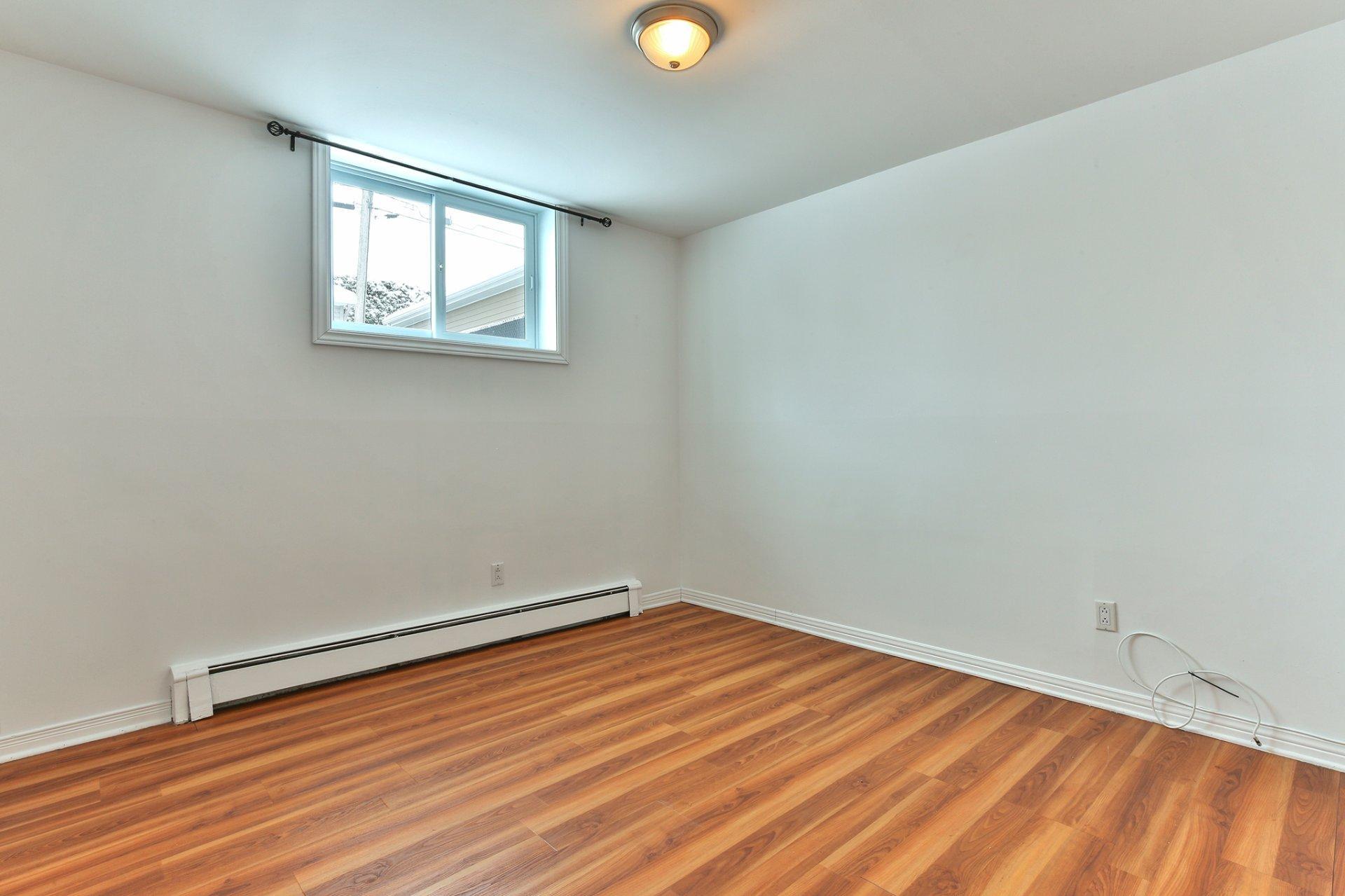 









196


Rue Cardinal

,
Saint-Jean-sur-Richelieu,




QC
J3B4A6

