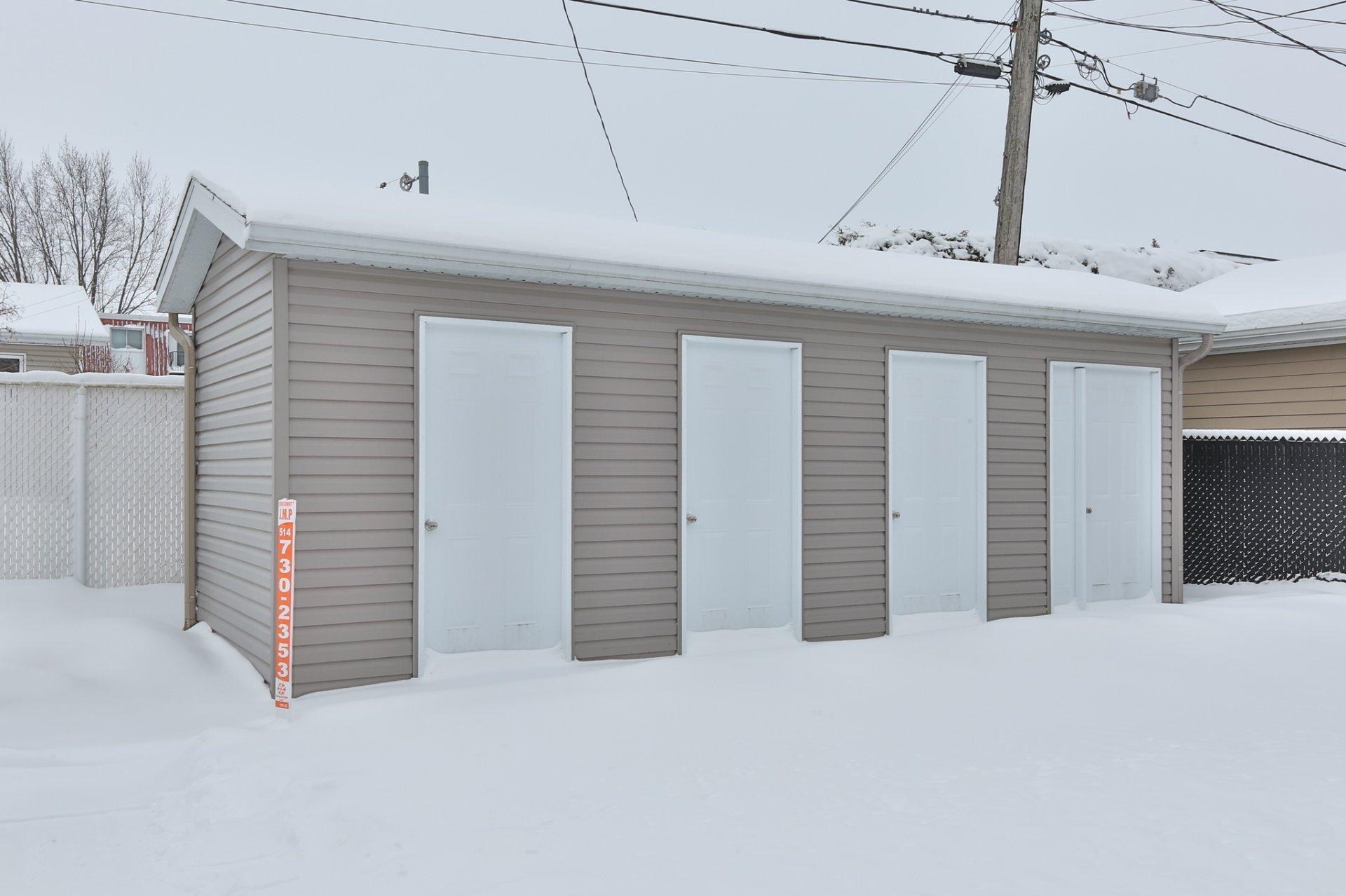 









196


Rue Cardinal

,
Saint-Jean-sur-Richelieu,




QC
J3B4A6

