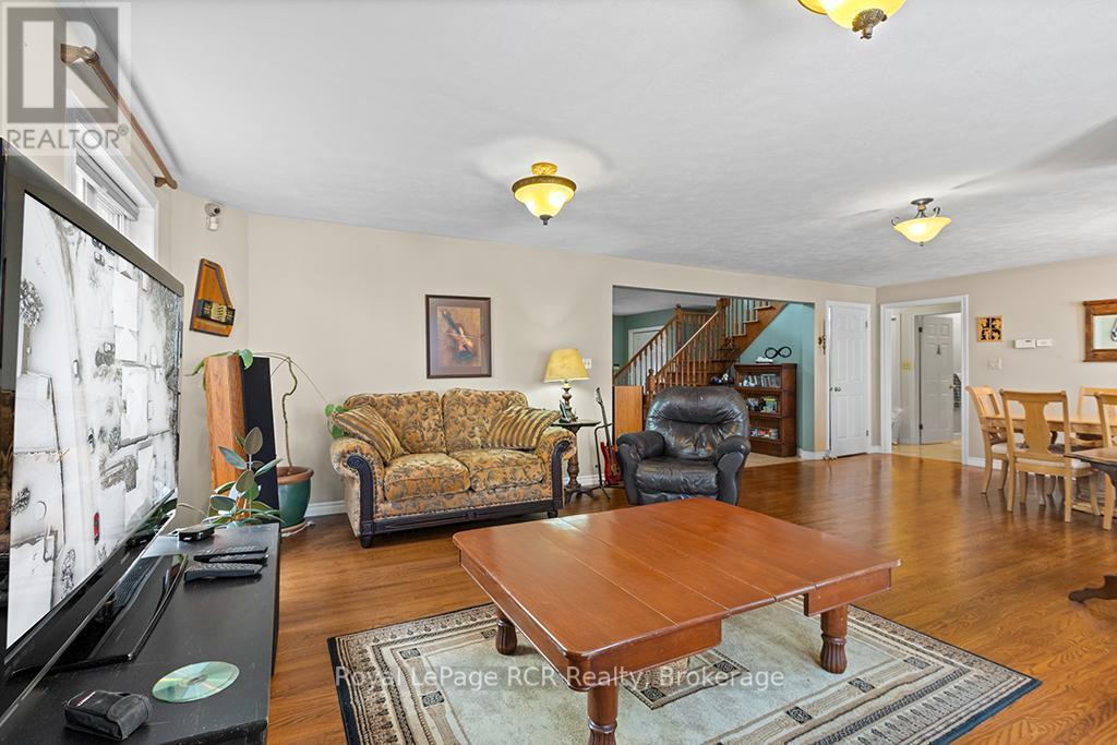 












335 3RD AVENUE W

,
Owen Sound,




Ontario
N4K6Y9

