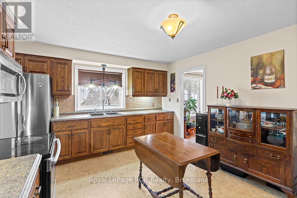 












335 3RD AVENUE W

,
Owen Sound,




Ontario
N4K6Y9

