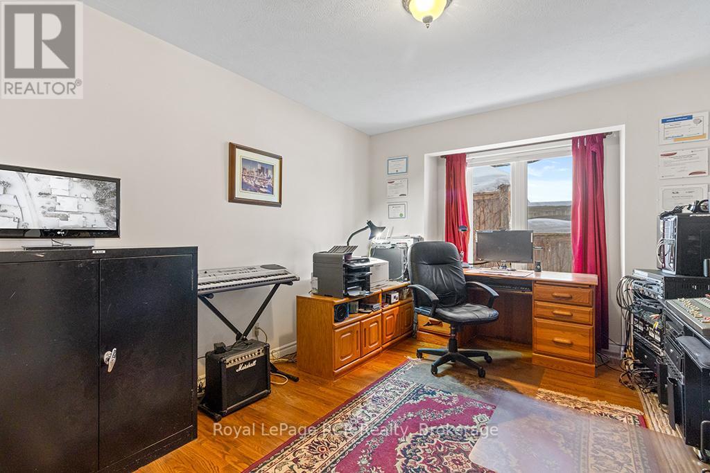 












335 3RD AVENUE W

,
Owen Sound,




Ontario
N4K6Y9

