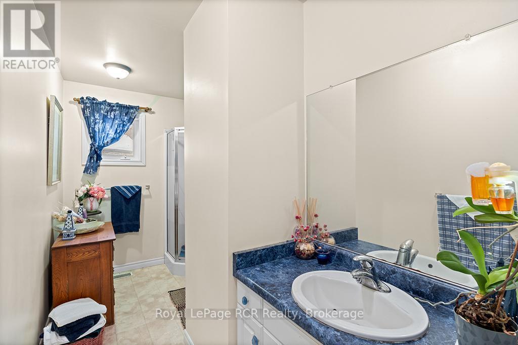 












335 3RD AVENUE W

,
Owen Sound,




Ontario
N4K6Y9

