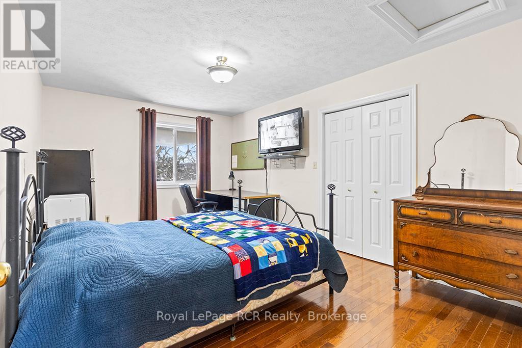 












335 3RD AVENUE W

,
Owen Sound,




Ontario
N4K6Y9

