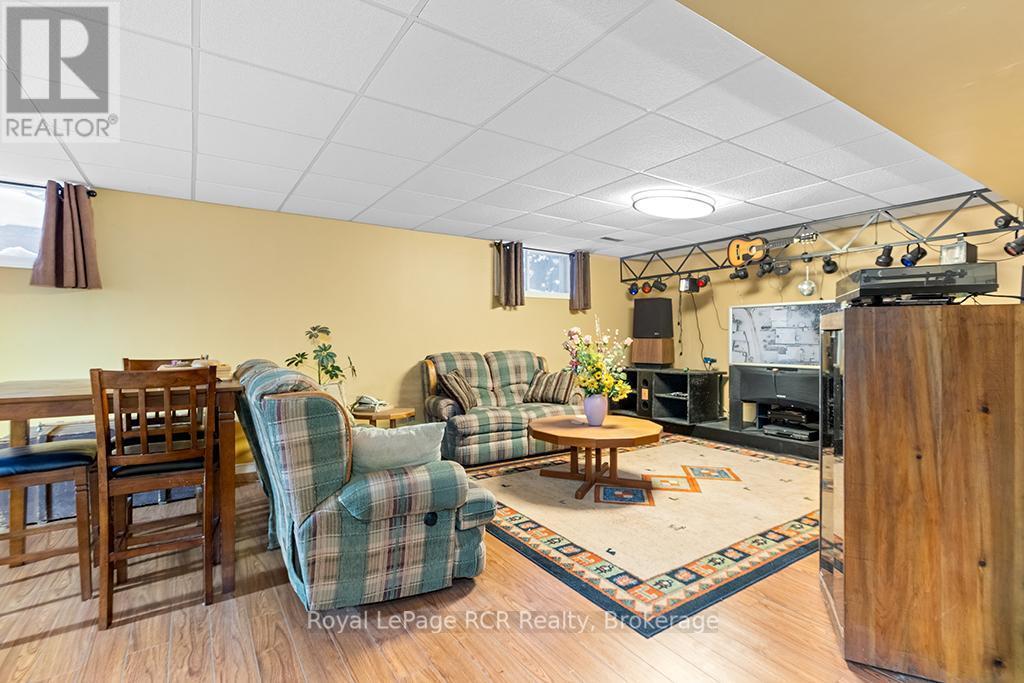 












335 3RD AVENUE W

,
Owen Sound,




Ontario
N4K6Y9

