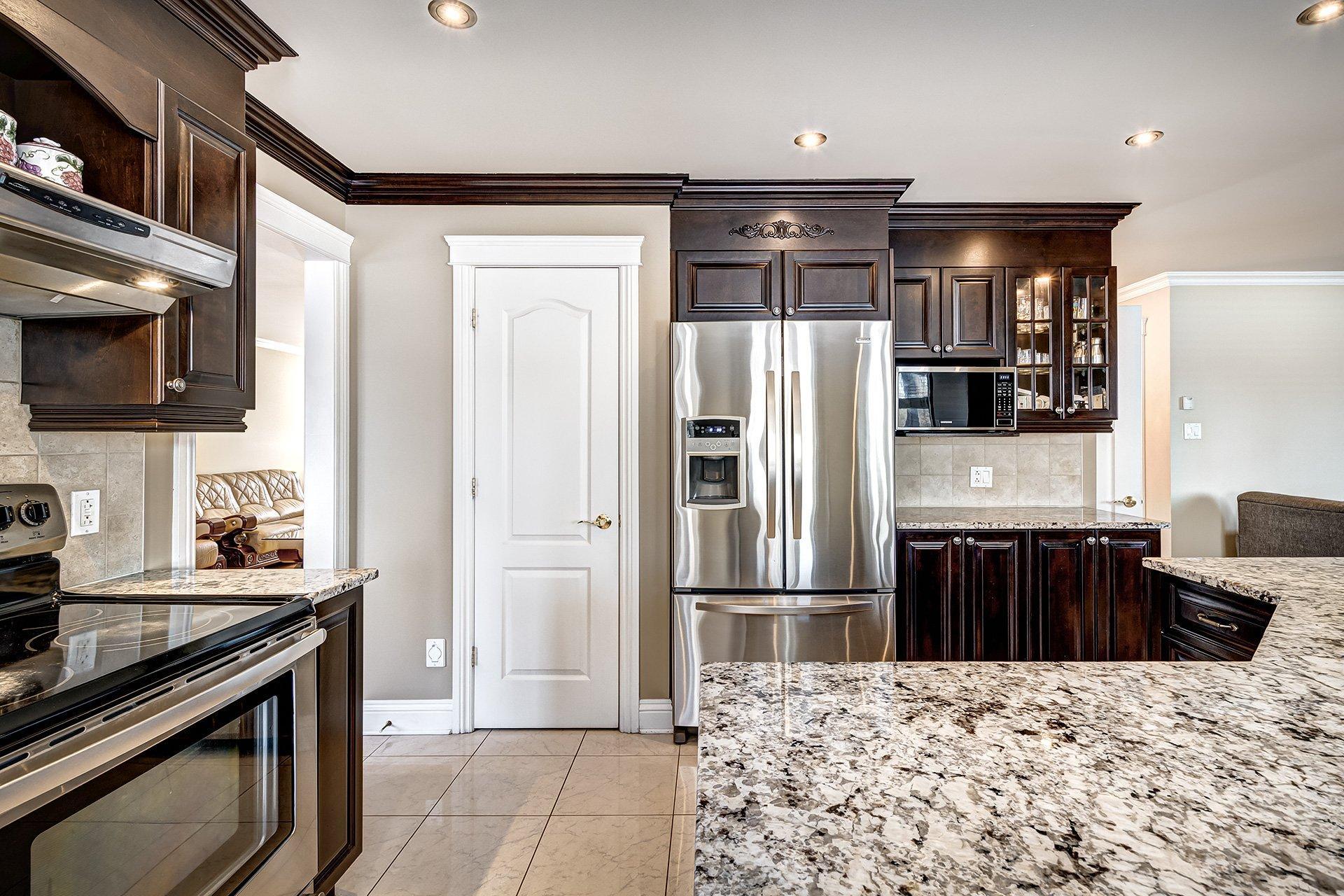 









24


Rue du Syrah

,
Kirkland,




QC
H9H0B1

