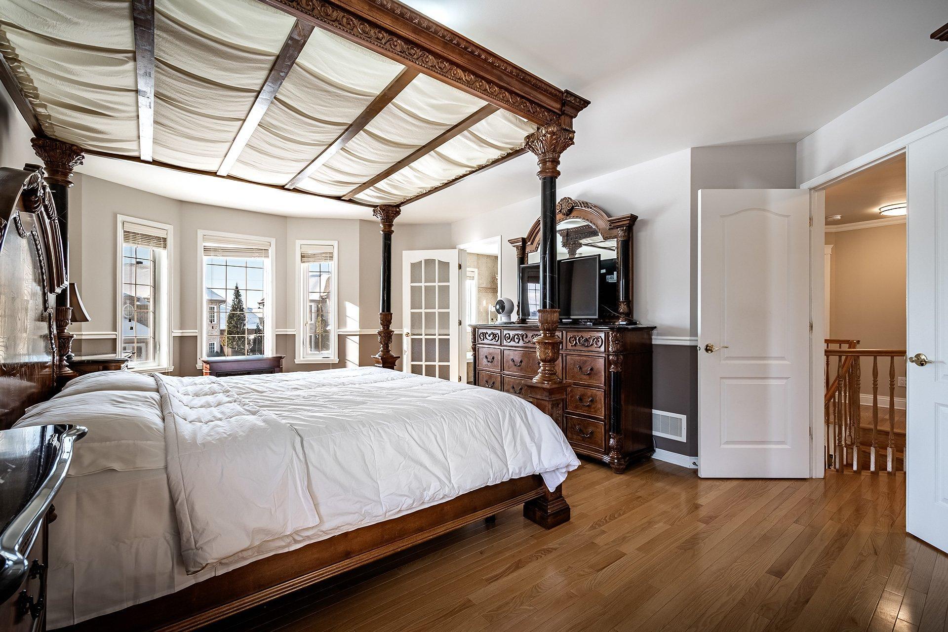 









24


Rue du Syrah

,
Kirkland,




QC
H9H0B1

