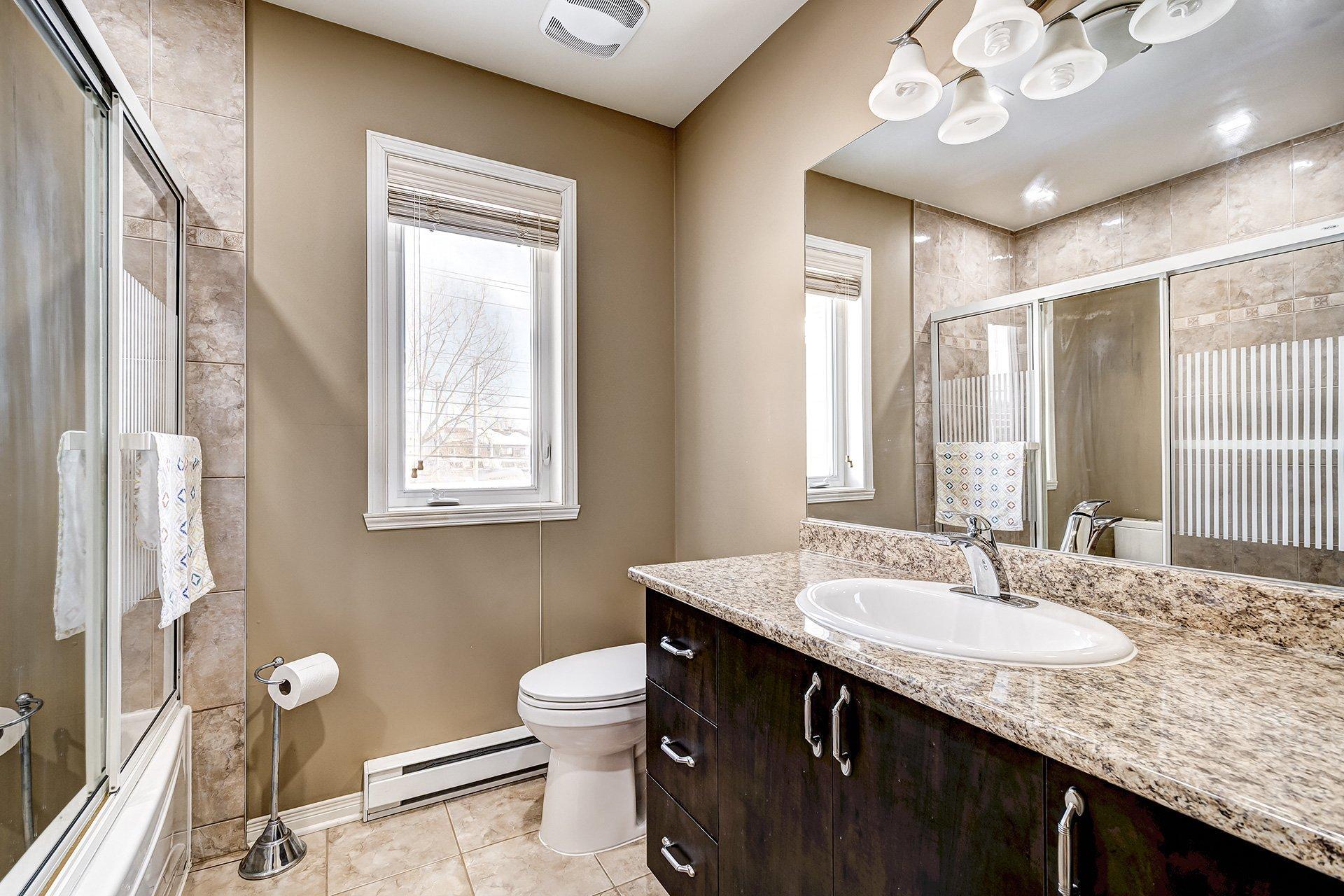 









24


Rue du Syrah

,
Kirkland,




QC
H9H0B1

