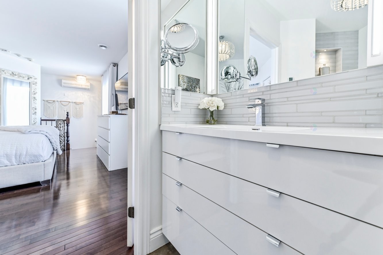 









750


Rue des Sureaux

, 4,
Boucherville,




QC
J4B0C8

