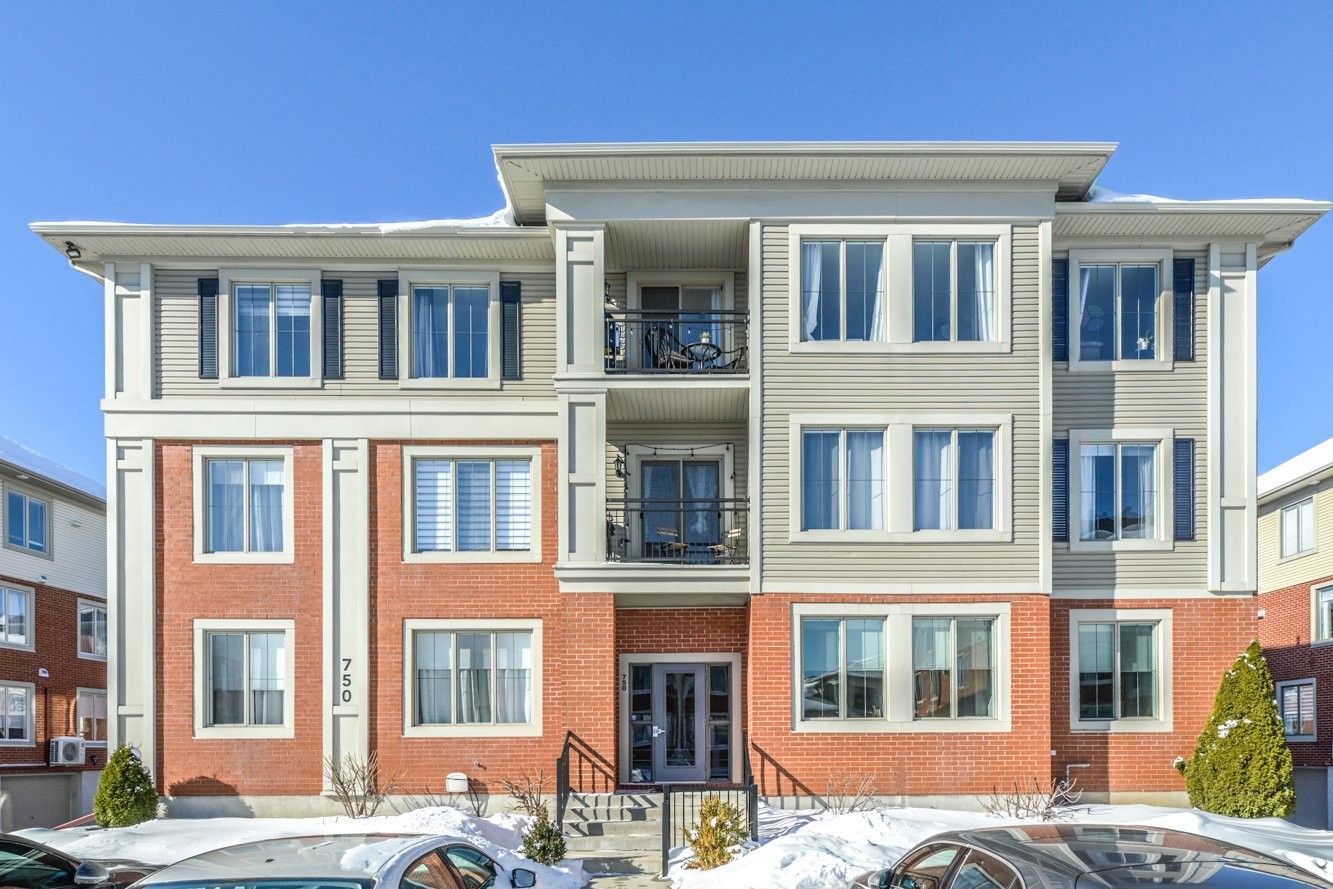 









750


Rue des Sureaux

, 4,
Boucherville,




QC
J4B0C8

