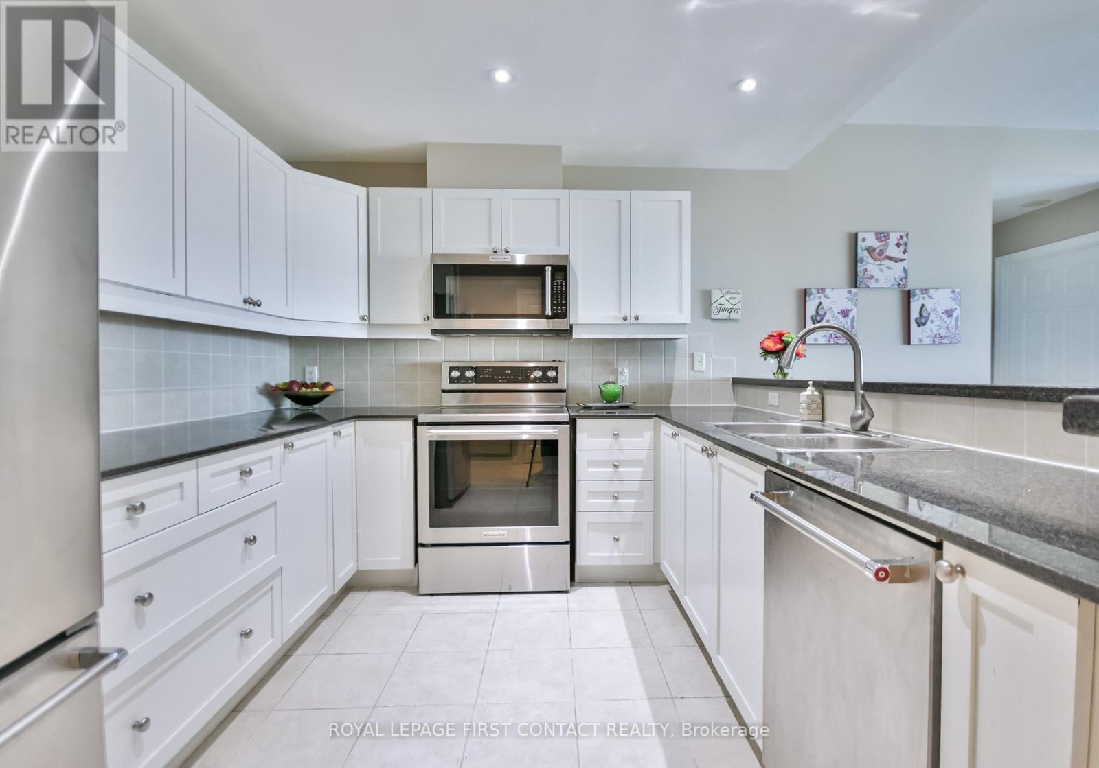 












509 - 6 TORONTO STREET

,
Barrie,




Ontario
L4N9R2

