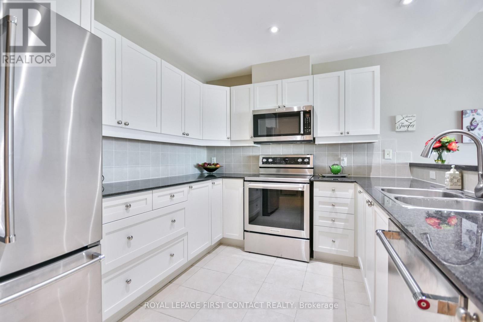 












509 - 6 TORONTO STREET

,
Barrie,




Ontario
L4N9R2

