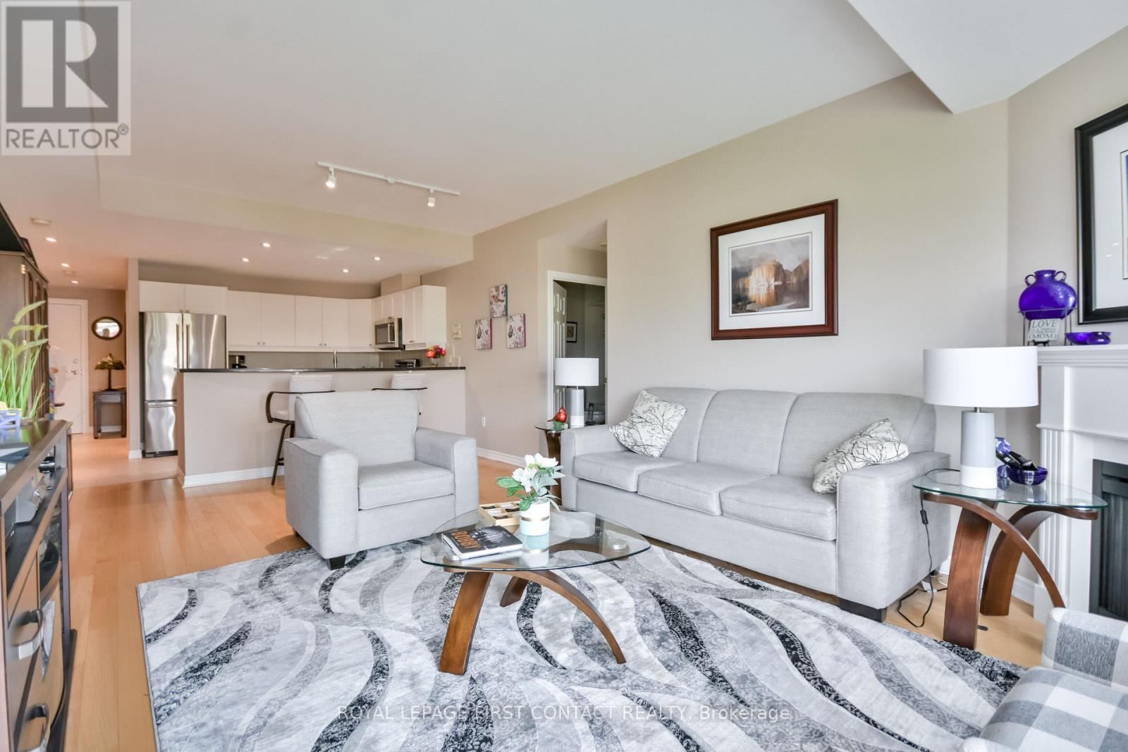 












509 - 6 TORONTO STREET

,
Barrie,




Ontario
L4N9R2

