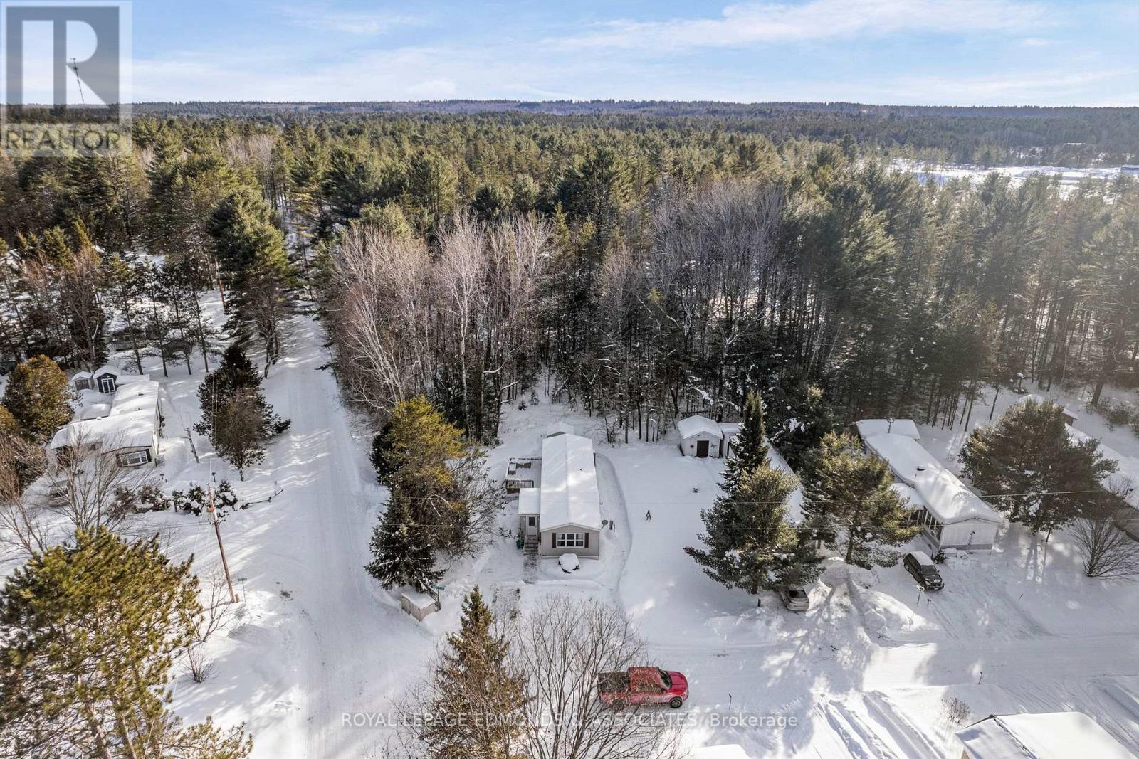 












5 HUNTER'S RUN LANE

,
Laurentian Hills,




Ontario
K0J1J0

