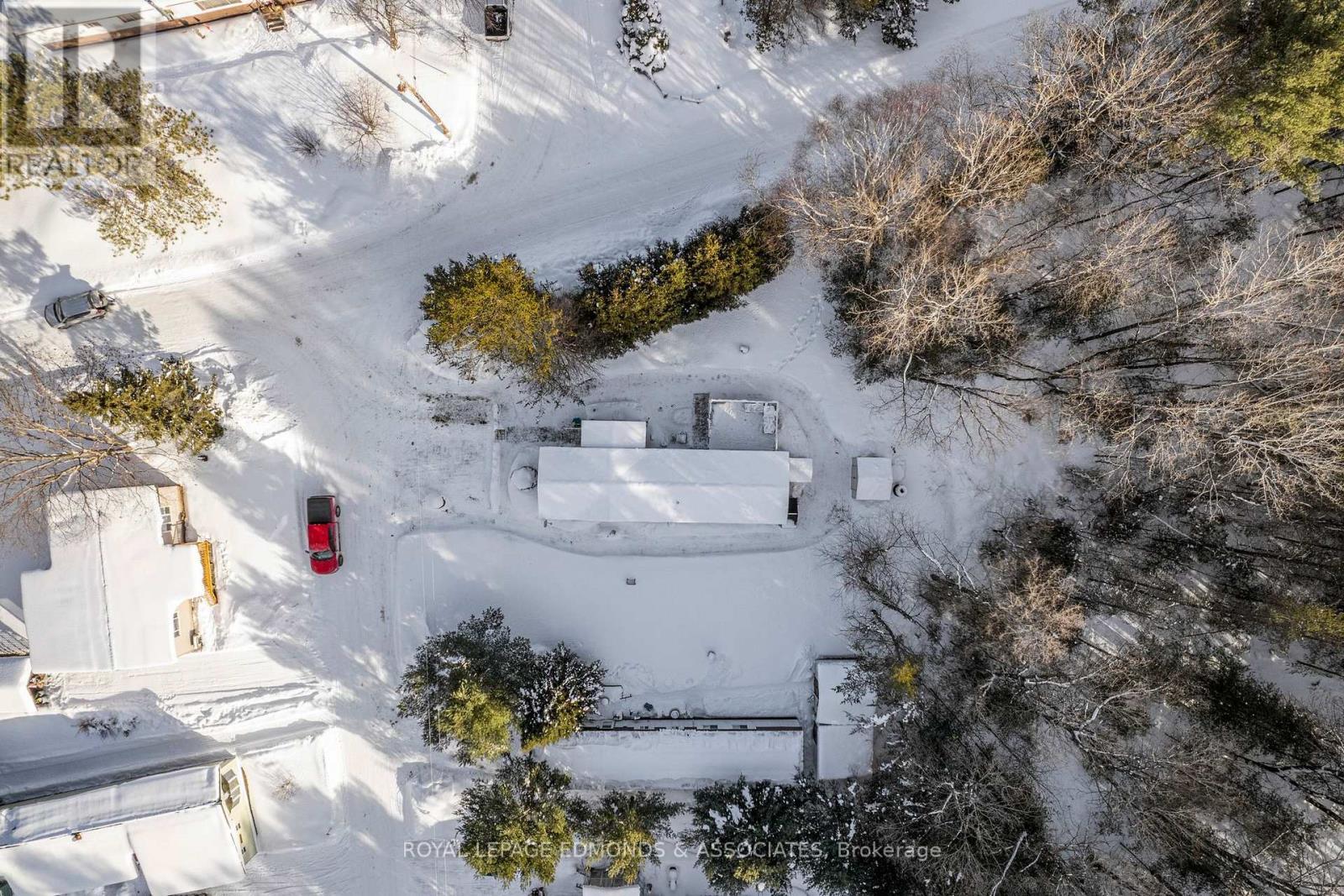 












5 HUNTER'S RUN LANE

,
Laurentian Hills,




Ontario
K0J1J0

