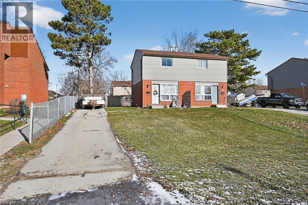 












527 MAIN Street E

,
Dunnville,




Ontario
N1A2Y5

