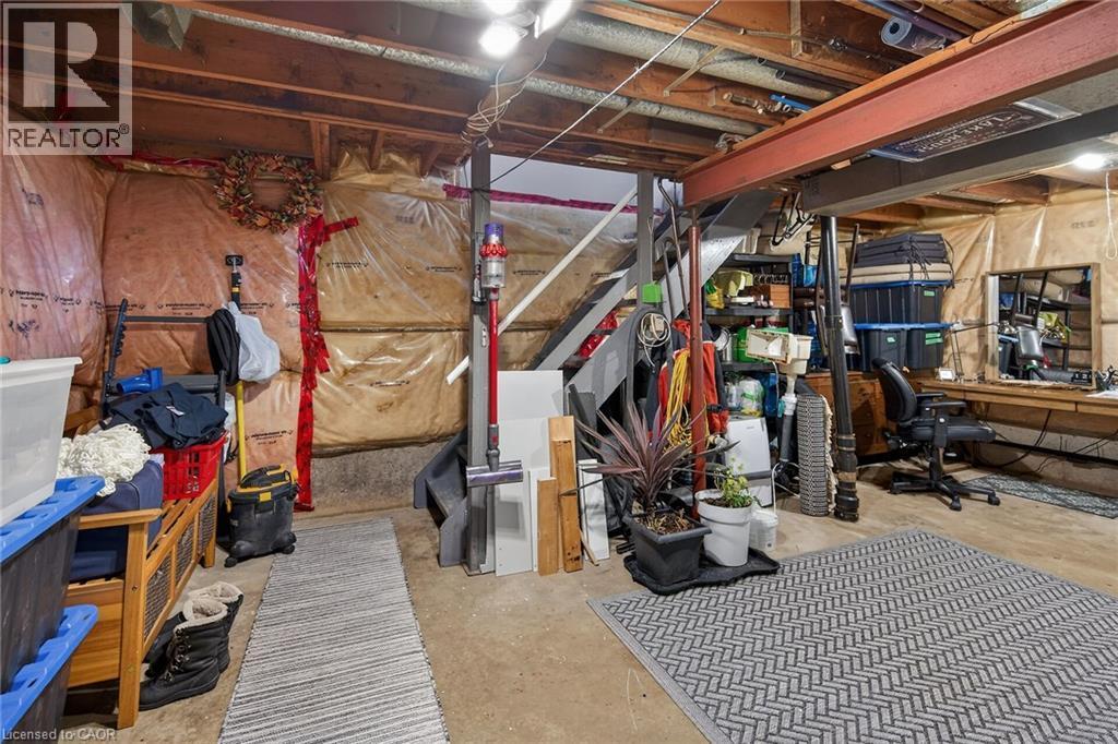 












527 MAIN Street E

,
Dunnville,




Ontario
N1A2Y5

