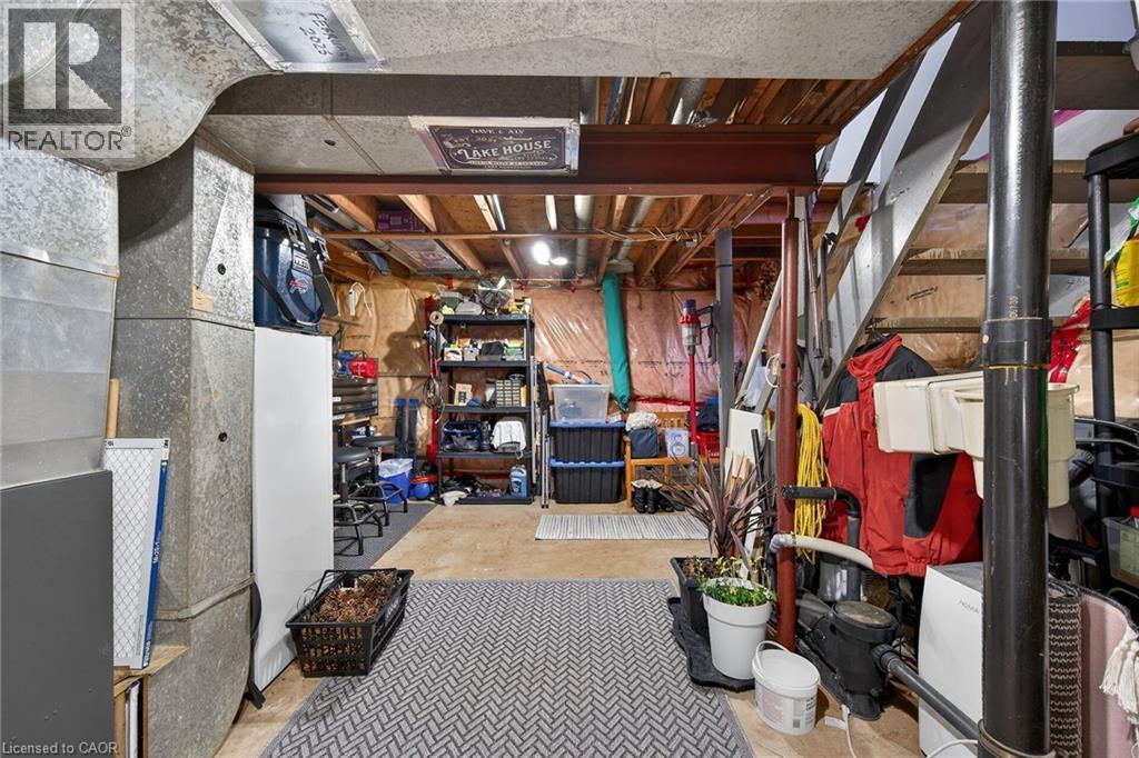 












527 MAIN Street E

,
Dunnville,




Ontario
N1A2Y5

