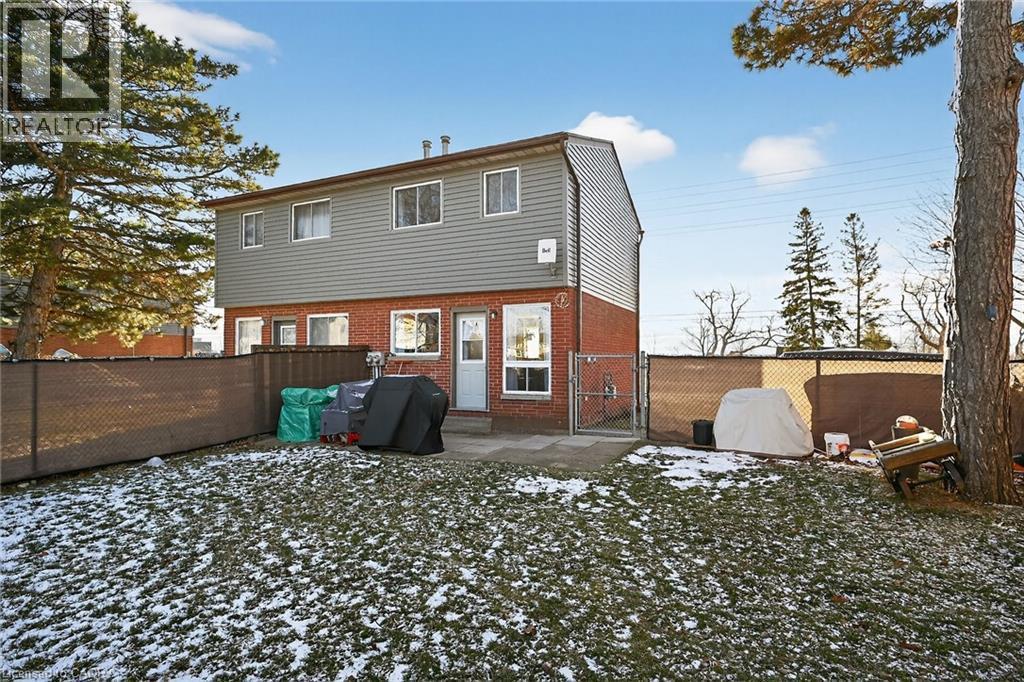 












527 MAIN Street E

,
Dunnville,




Ontario
N1A2Y5

