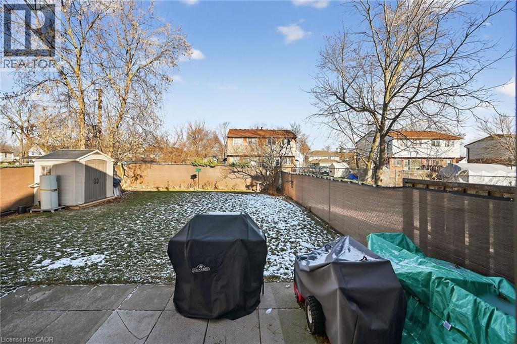 












527 MAIN Street E

,
Dunnville,




Ontario
N1A2Y5

