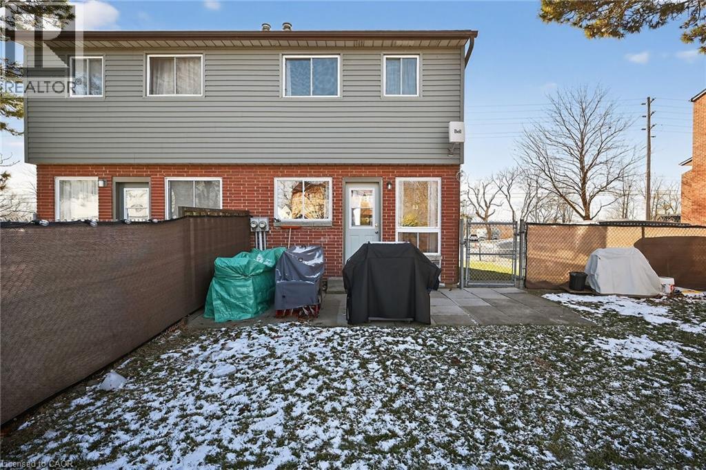 












527 MAIN Street E

,
Dunnville,




Ontario
N1A2Y5

