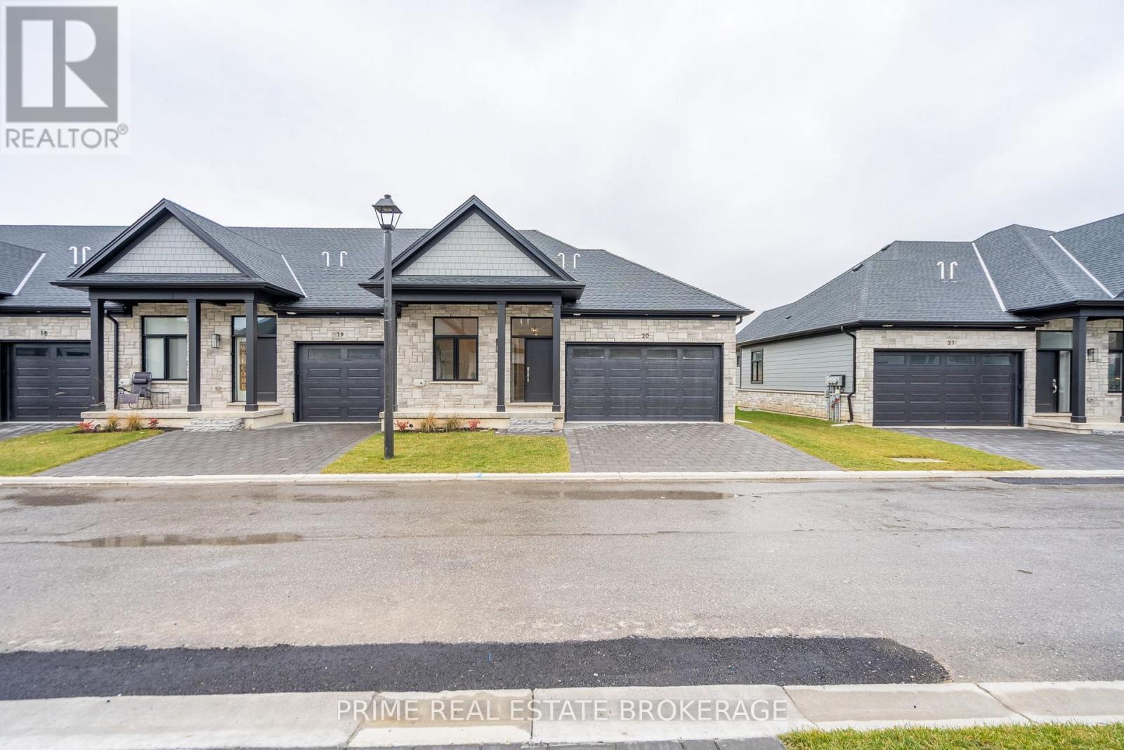 












4 - 62 COMPASS TRAIL

,
Central Elgin (Port Stanley),







Ontario
N5L0B4

