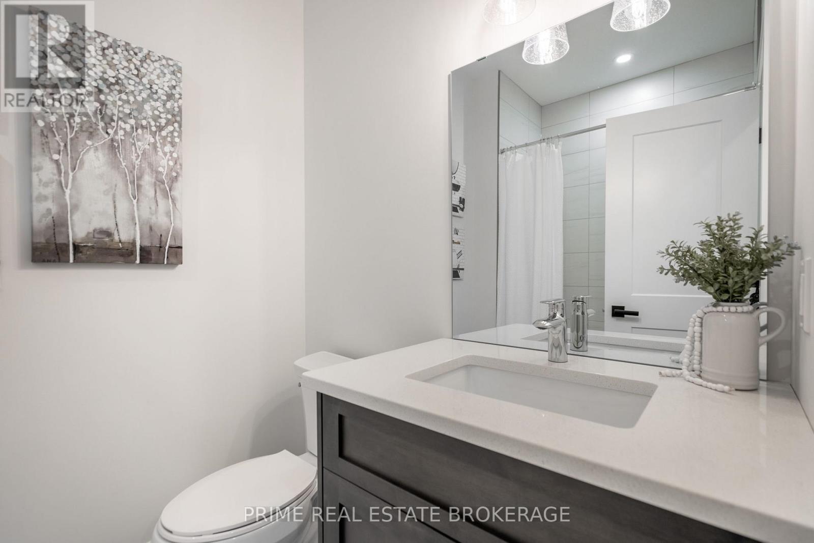 












4 - 62 COMPASS TRAIL

,
Central Elgin (Port Stanley),







Ontario
N5L0B4

