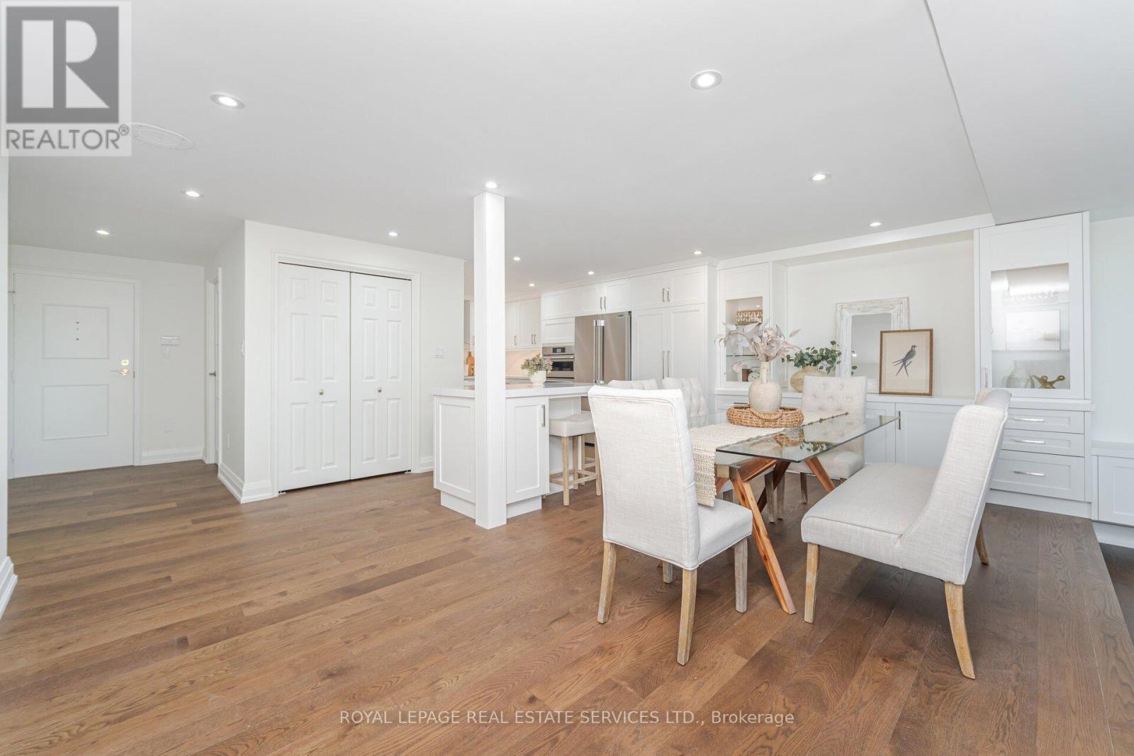 












306 - 2180 MARINE DRIVE

,
Oakville,




Ontario
L6L5V2

