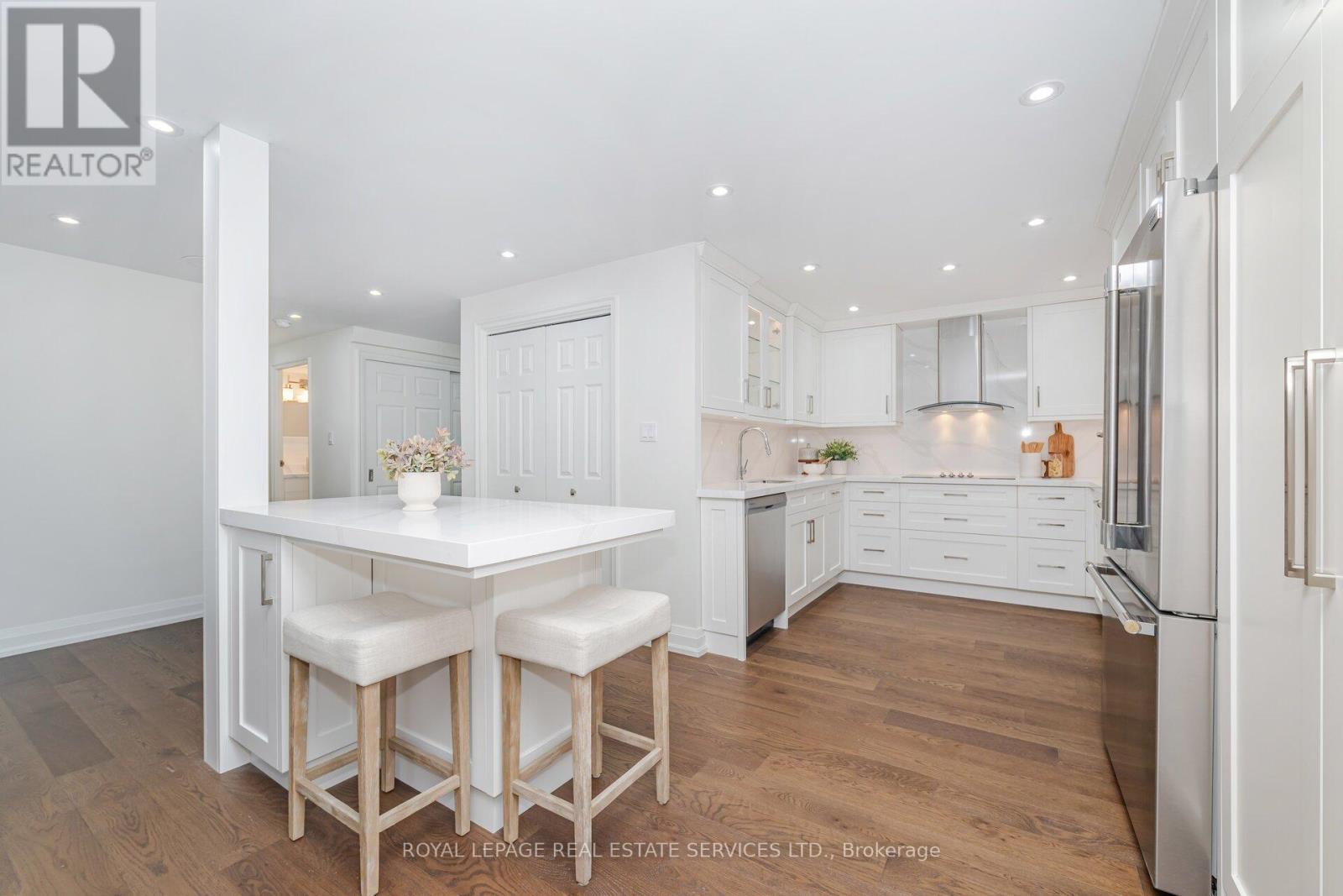 












306 - 2180 MARINE DRIVE

,
Oakville,




Ontario
L6L5V2

