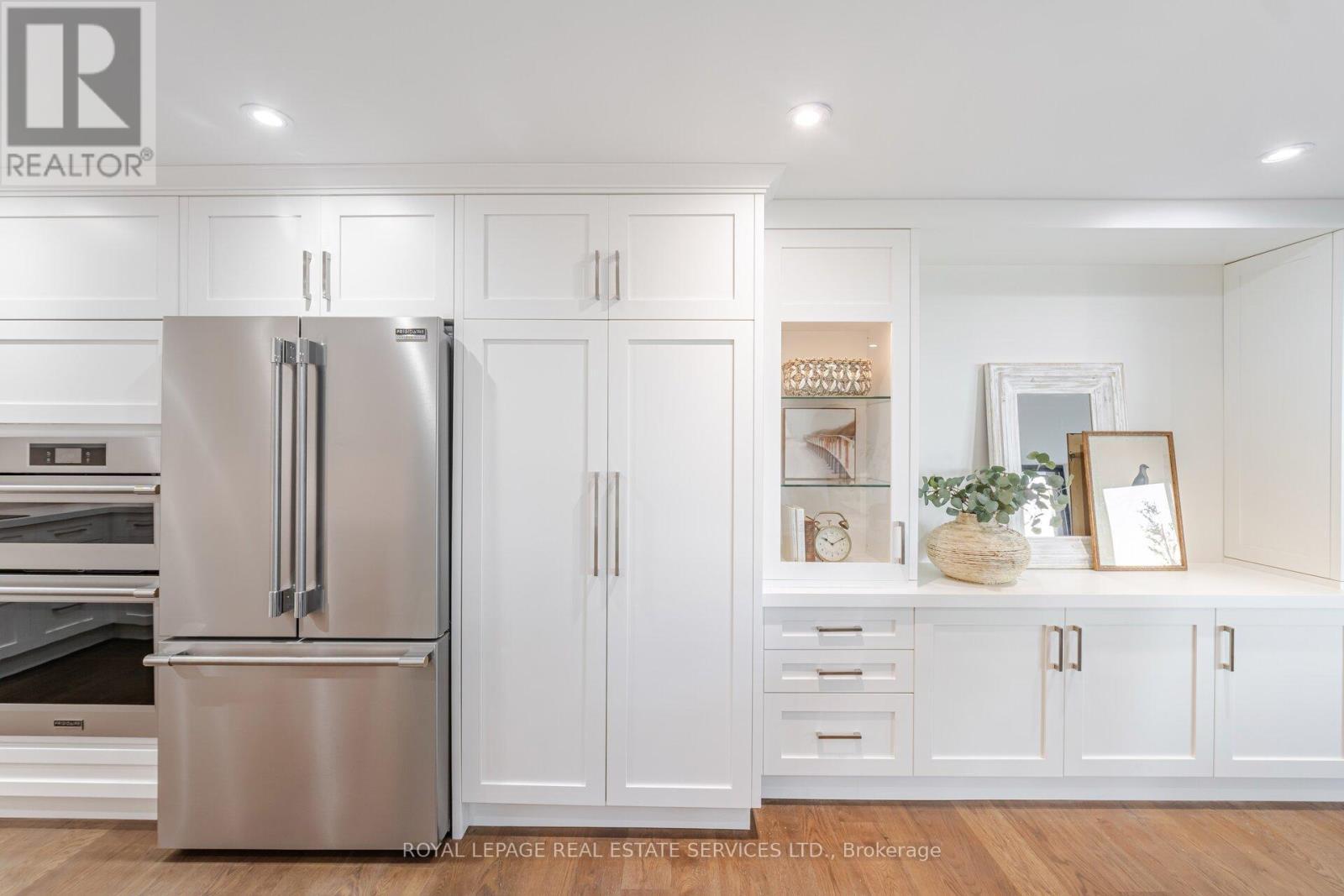 












306 - 2180 MARINE DRIVE

,
Oakville,




Ontario
L6L5V2

