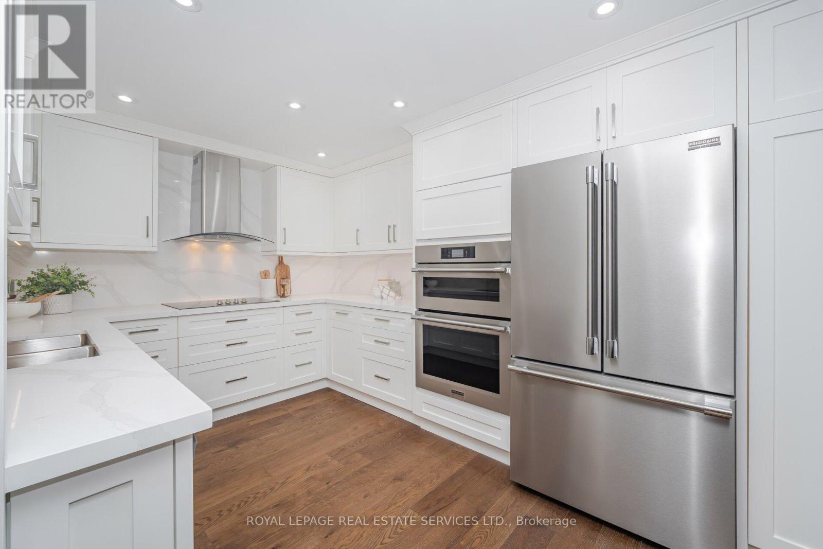 












306 - 2180 MARINE DRIVE

,
Oakville,




Ontario
L6L5V2

