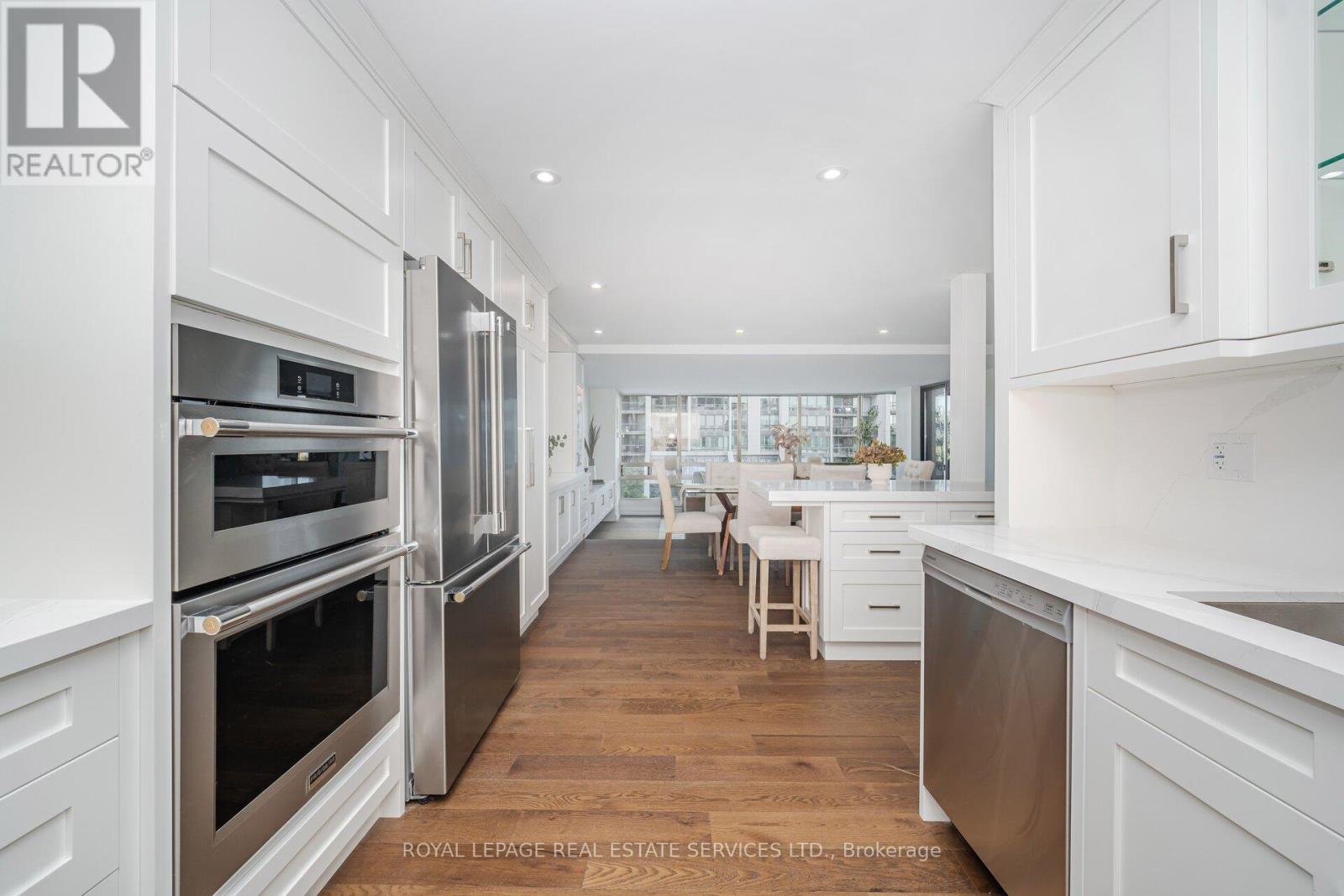 












306 - 2180 MARINE DRIVE

,
Oakville,




Ontario
L6L5V2

