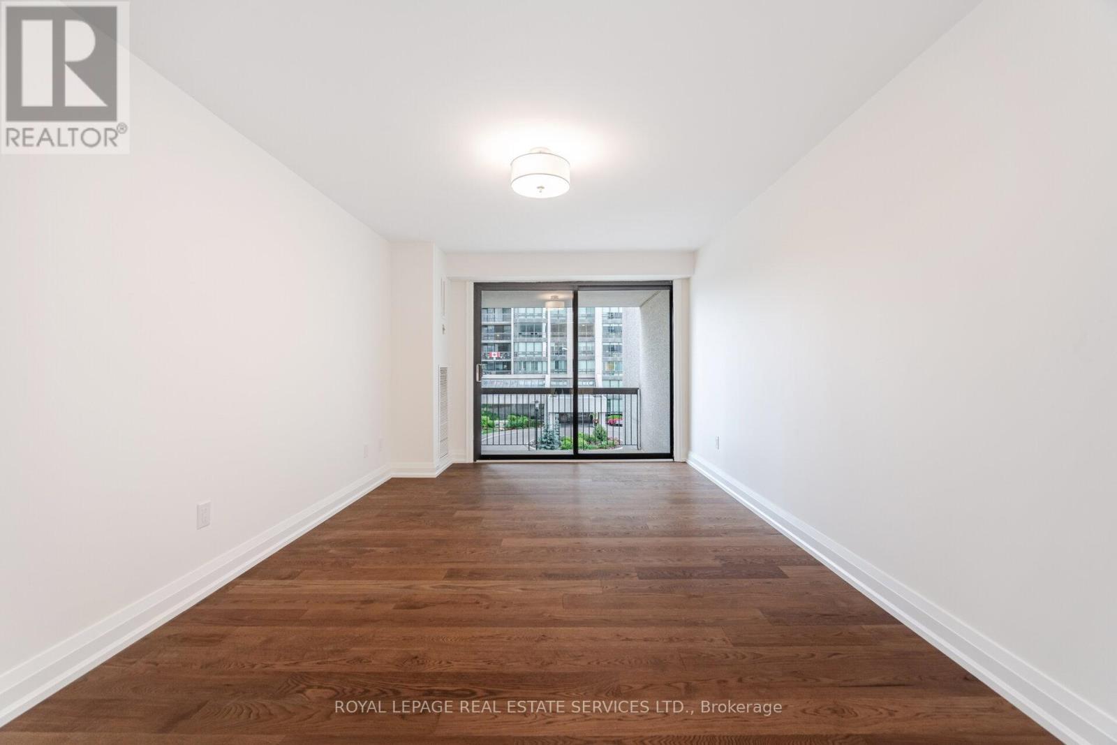 












306 - 2180 MARINE DRIVE

,
Oakville,




Ontario
L6L5V2

