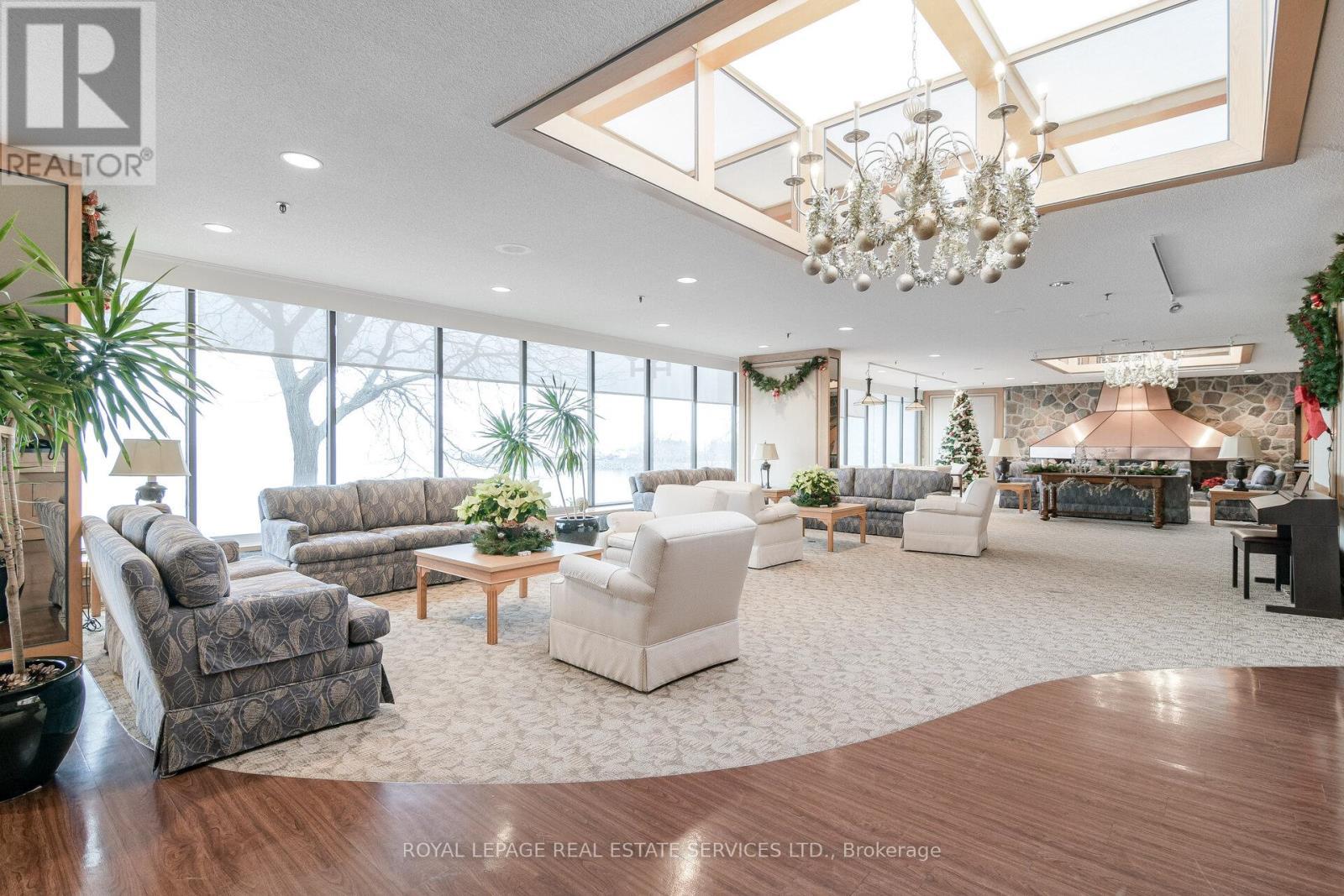 












306 - 2180 MARINE DRIVE

,
Oakville,




Ontario
L6L5V2

