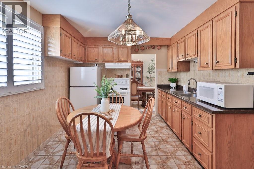 












7 ROSEGLEN Crescent

,
Toronto,




Ontario
M3N1G7

