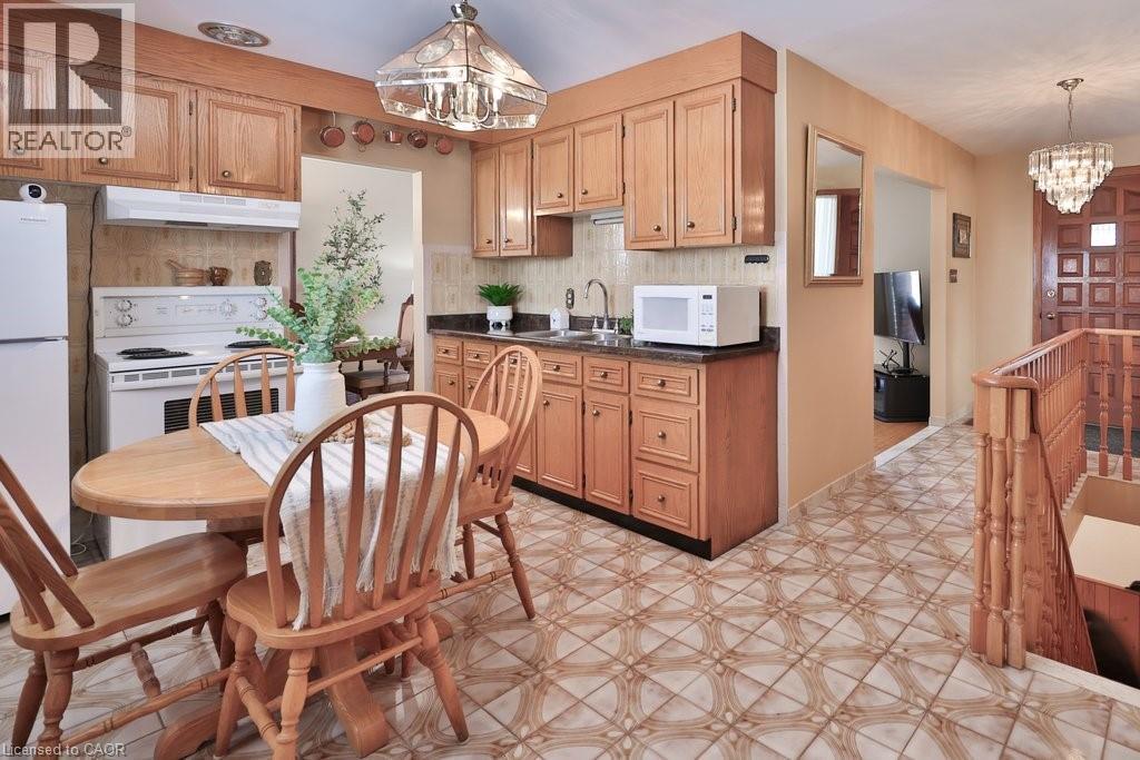 












7 ROSEGLEN Crescent

,
Toronto,




Ontario
M3N1G7

