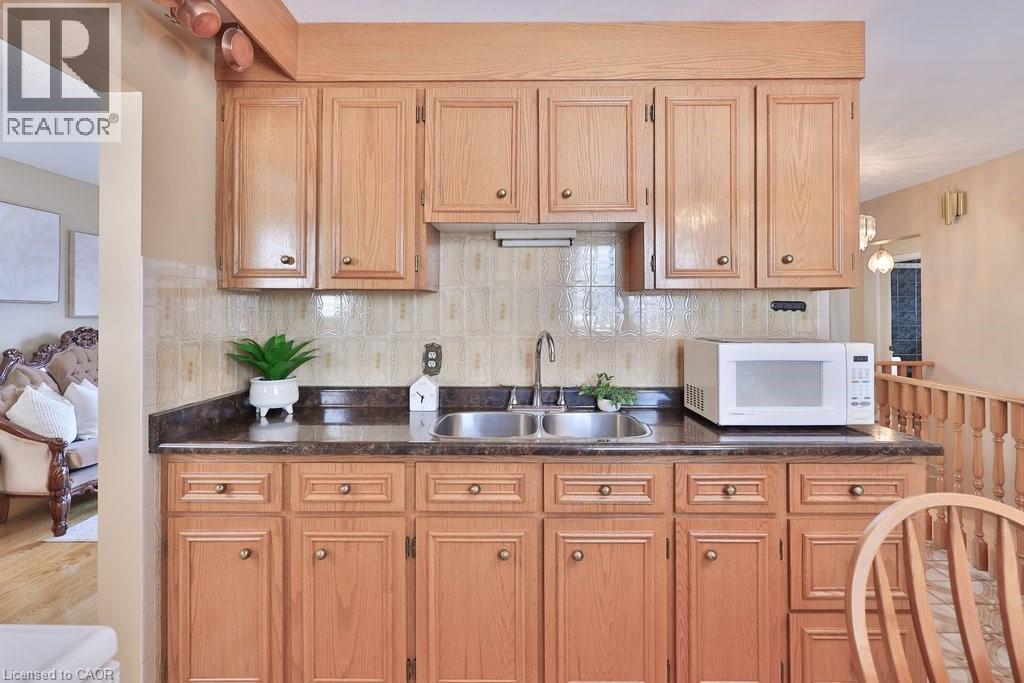 












7 ROSEGLEN Crescent

,
Toronto,




Ontario
M3N1G7

