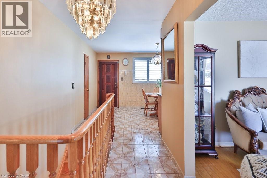 












7 ROSEGLEN Crescent

,
Toronto,




Ontario
M3N1G7

