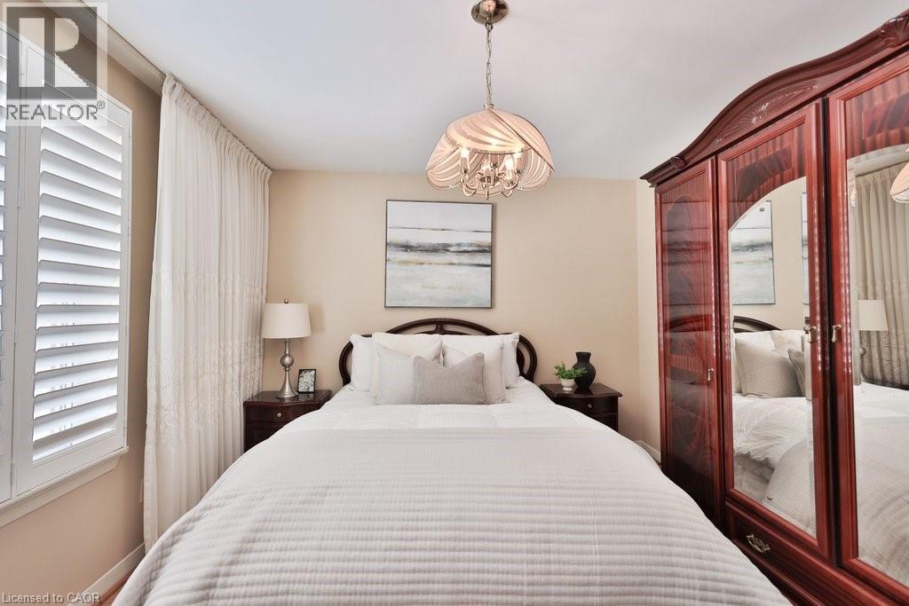 












7 ROSEGLEN Crescent

,
Toronto,




Ontario
M3N1G7

