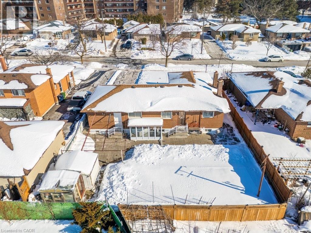 












7 ROSEGLEN Crescent

,
Toronto,




Ontario
M3N1G7

