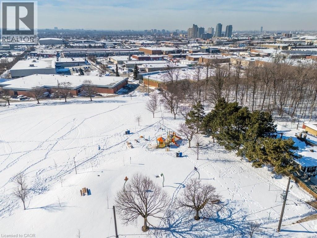 












7 ROSEGLEN Crescent

,
Toronto,




Ontario
M3N1G7

