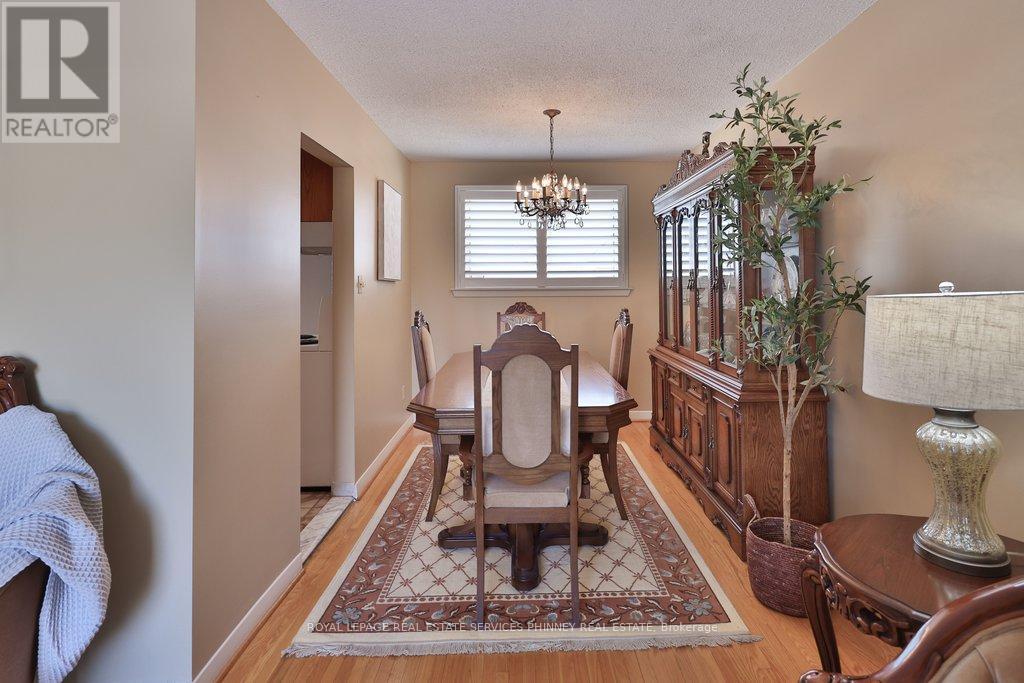 












7 ROSEGLEN CRESCENT

,
Toronto,




Ontario
M3N1G7

