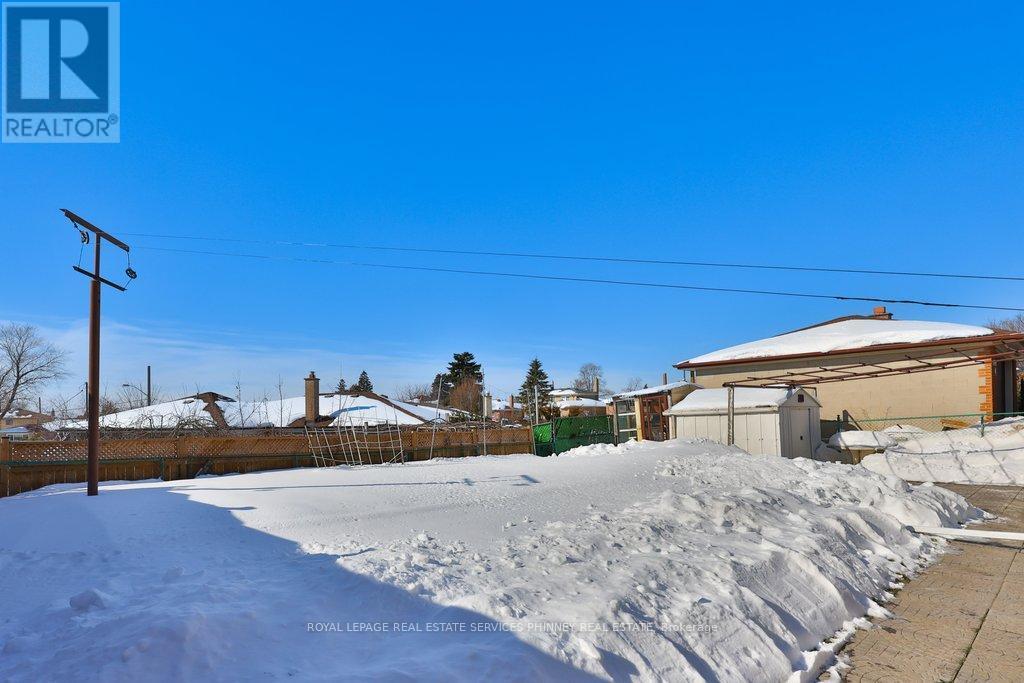 












7 ROSEGLEN CRESCENT

,
Toronto,




Ontario
M3N1G7

