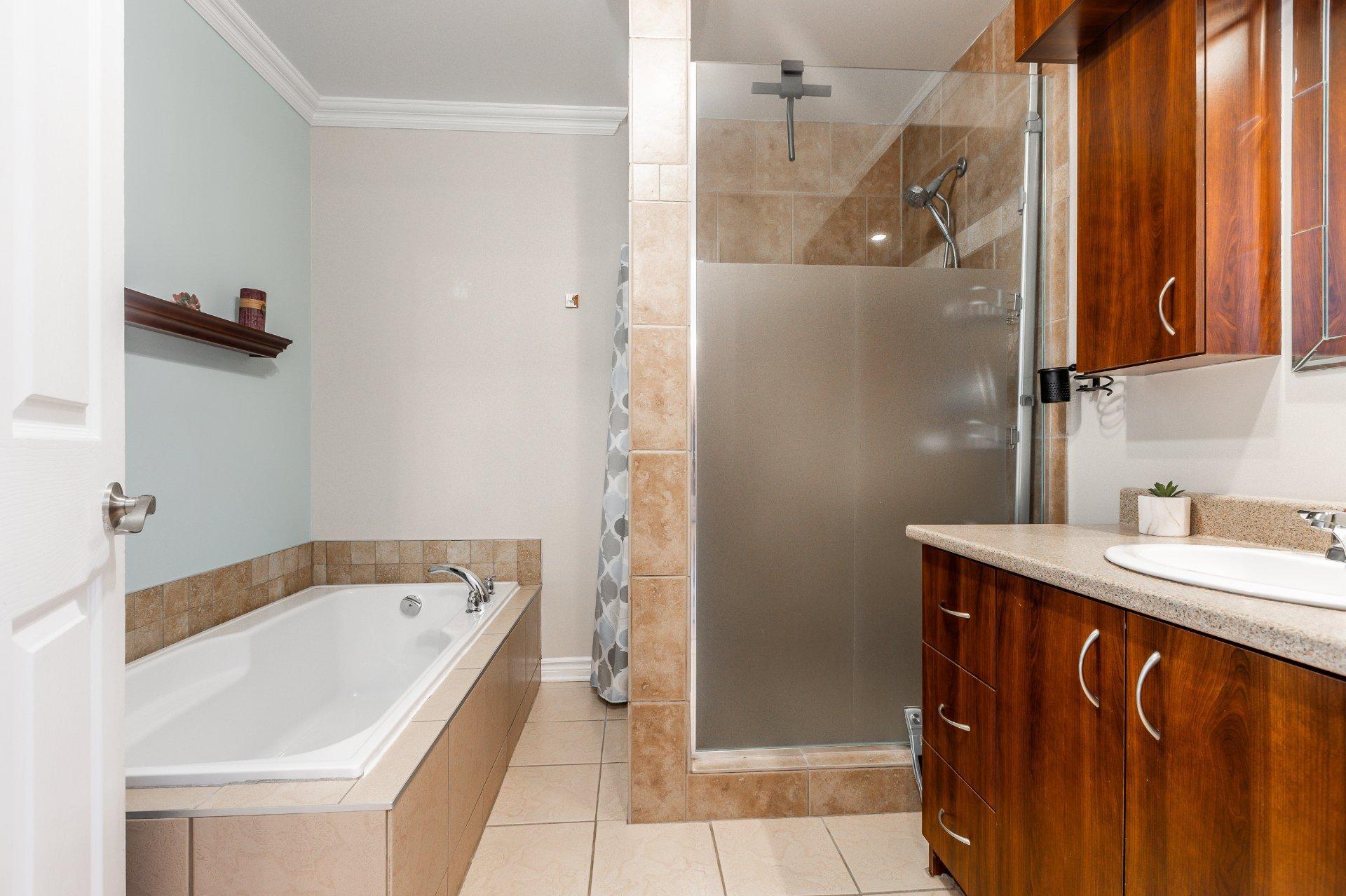 









819


Boul. le Bourg-Neuf

, 101,
Repentigny (Le Gardeur),




QC
J5Z0A3

